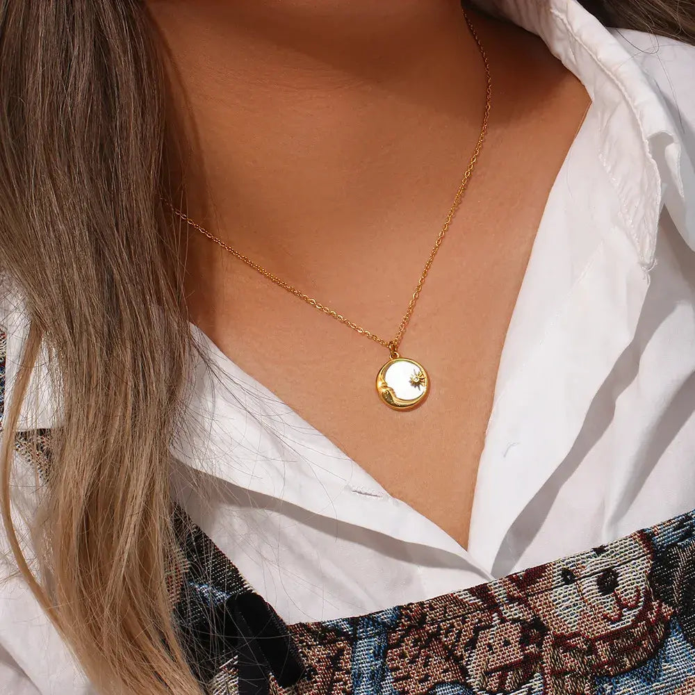 Collar Acero Dorado Luna Estrella Doble Cara Madre Perla